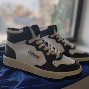 NEW AUTRY sneakers with dust bag (EU40)